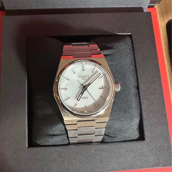 Tissot Men's Quartz Mother Of Pearl Dial 35MM